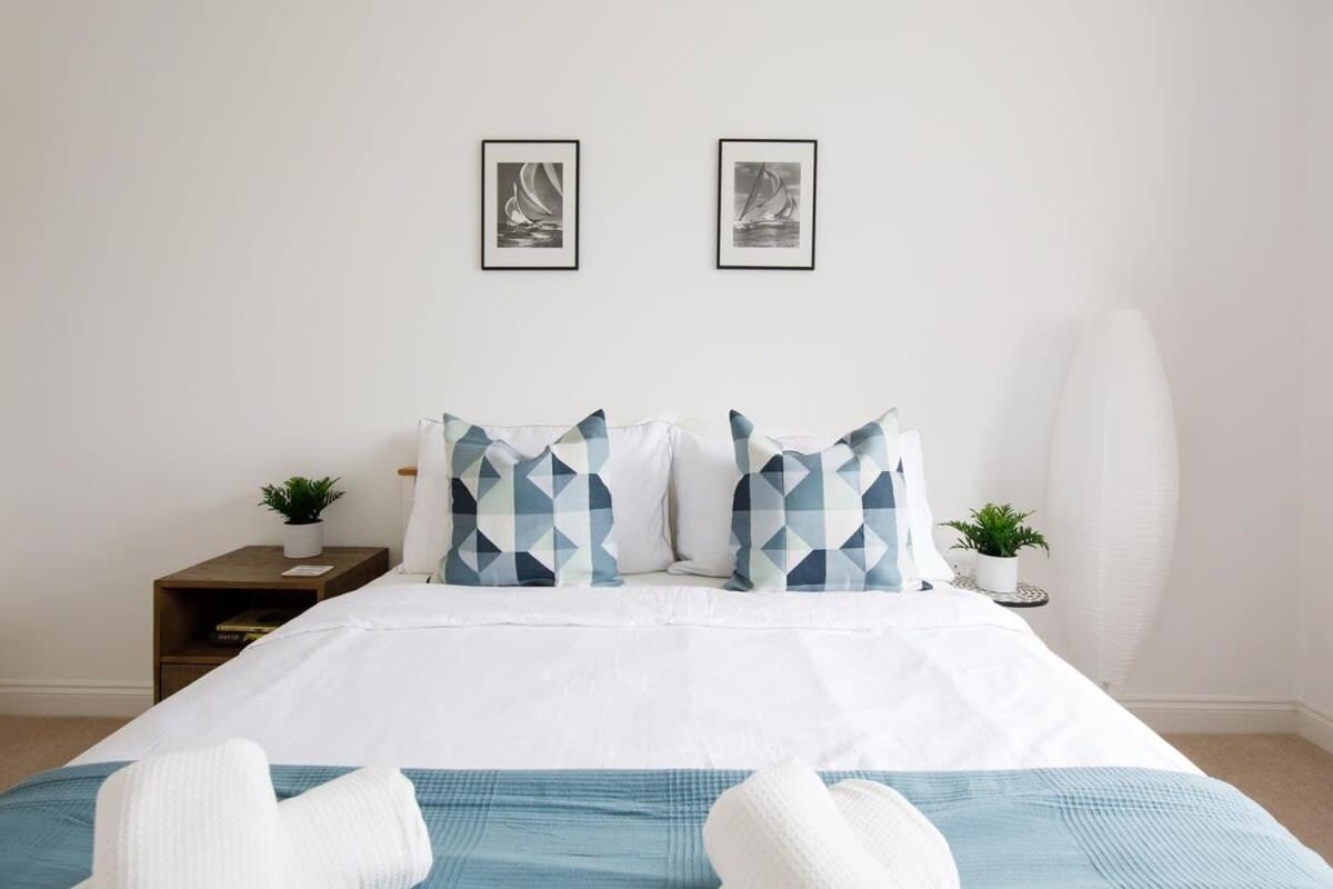 Modern & Stylish Seaside Family Home Chichester Kültér fotó