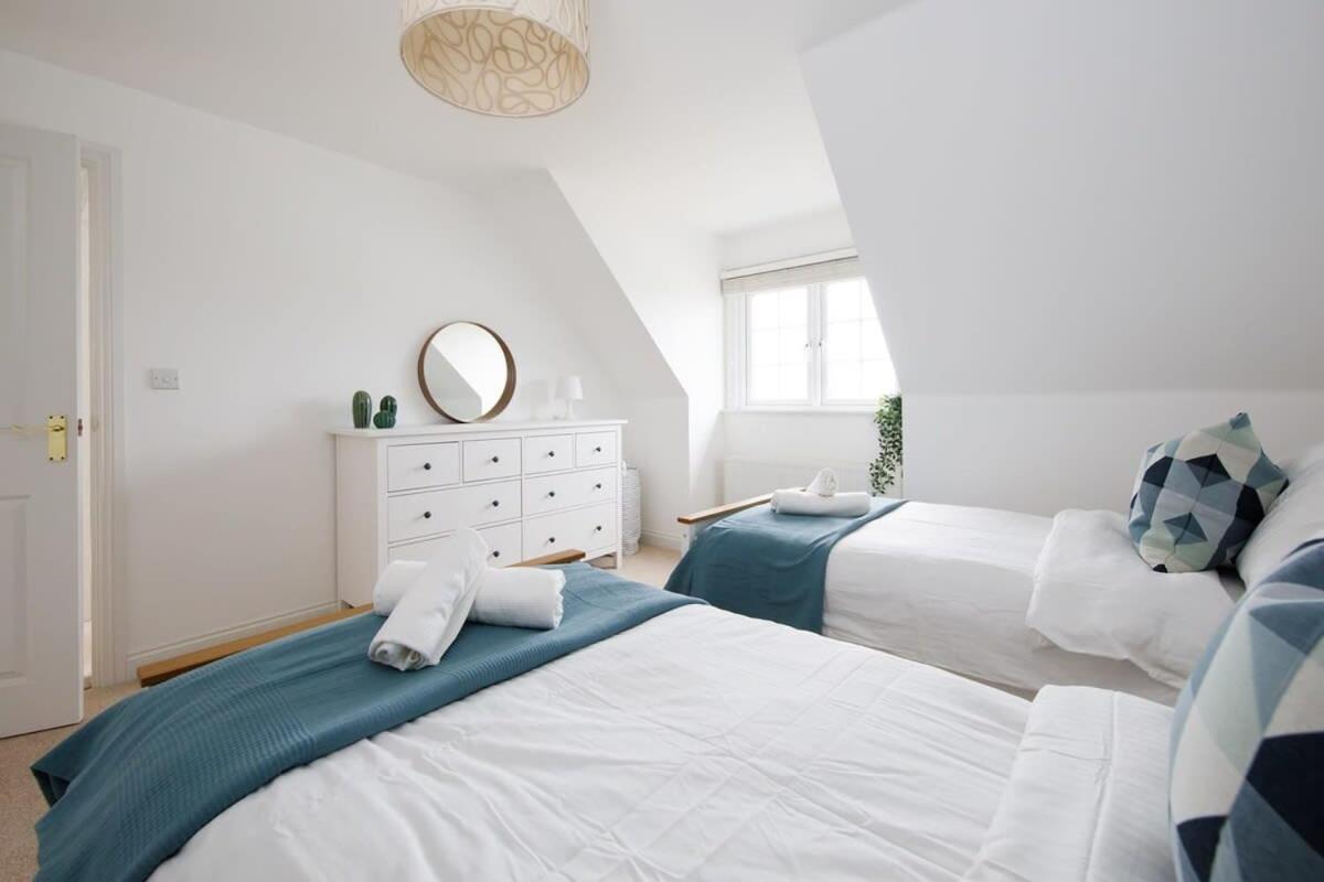 Modern & Stylish Seaside Family Home Chichester Kültér fotó