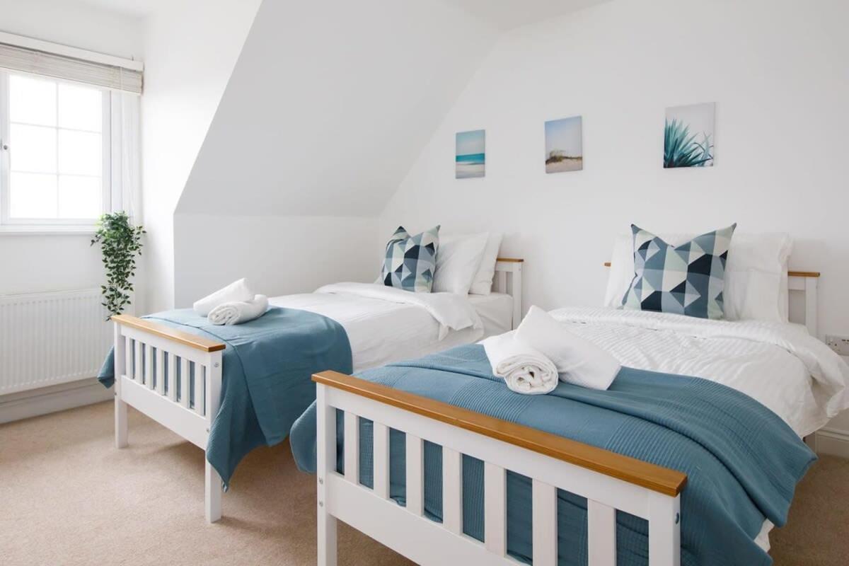 Modern & Stylish Seaside Family Home Chichester Kültér fotó
