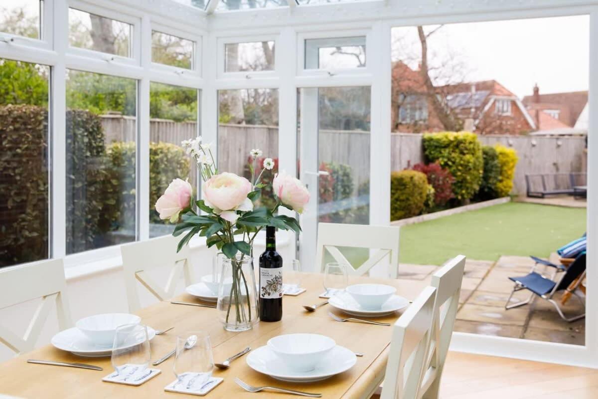 Modern & Stylish Seaside Family Home Chichester Kültér fotó
